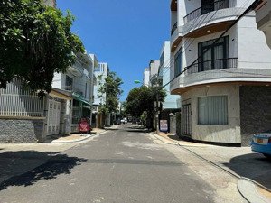 hiếm, nhà 2 tầng rất gần biển 97,5m2 giá 9,5 tỷ, đường phan vinh, nha trang, khánh hòa