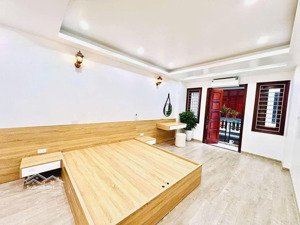 bán căn 40m, 5 tầng phố thịnh liệt hoàng mai, giá đẹp