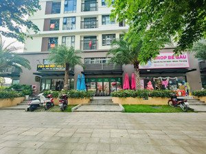 chính chủ giao bán căn shop khối đế 2 tầng,dòng tiền hàng tháng 60-80 triệu