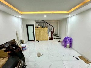 nr hoàng ngân . 6 tầng . 35m2. đủ đồ . nhà mới đẹp