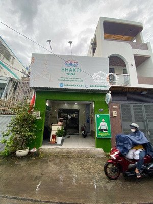 cho thuê nhà riêng 1051/2 hậu giang, phù hợp văn phòng cửa hàng ngang 4.6m dài 27m