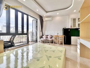 còn 1 phòng view đẹp - có balcony, thang máy, nội thất hiện đại - gần ngã tư phú nhuận
