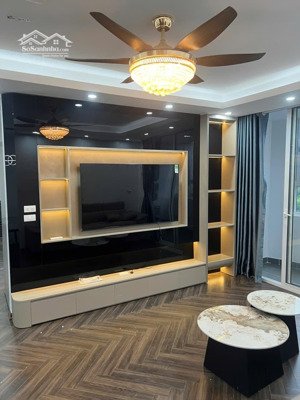 chủ nhà cần tiền đâu tư bán gấp căn hộ 105m2 thiết kế 3pn,2wc nhà full nội thất đẹp tại vinaconex 1