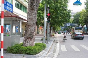 cho thuê nhà mặt phố bà triệu, hai bà trưng. dt 70m2 x 2 tầng, mt 7m, chính chủ. giá thỏa thuận