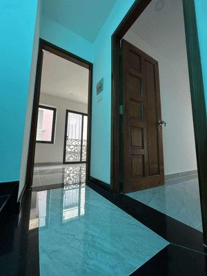 nhà đẹp mới xây hẻm 386 lê văn sỹ, quận 3, 5 lầu, 4 phòng ngủ, 5 vệ sinh, 52m2 công nhận đủ