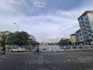 bán gấp đất giãn dân thành sơn, phường vũ ninh.diện tích:71.5m2/mt:4,5m đường 13m giá 6.8 tỷ