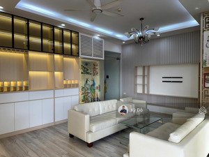 cho thuê gấp chcc flemington, 4pn, 120m2, giá 23tr/tháng, full nt, nhà đẹp. lh 