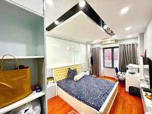 mặt phố nghĩa tân, cầu giấy 35m2 4,2m mặt tiền, 6 tầng mới đẹp. giá 17,5 tỷ kinh doanh sầm uất