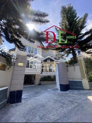 bán biệt thự hai mặt tiền triệu việt vương phường 3 đà lạt kinh doanh nghỉ dưỡng.