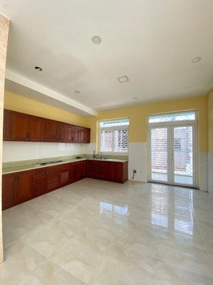 chính chủ cho thuê mặt bằng đường d4, kdc him lam, quận 7