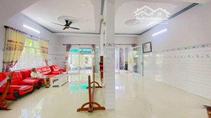 cho thuê nhà ngang 8,5 m khu 586 có 5 phòng ngủ 12 triệu