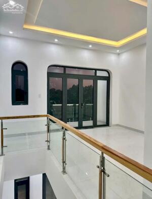 NHÀ LẦU 90M2 SỔ RIÊNG THỎ CƯ ĐẦY ĐỦ TIỆN ÍCH CẠNH BỬU LONG