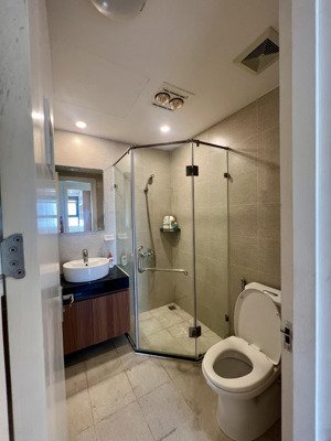 cho thuê căn hộ 2pn, 2wc, 65m2, tại golden field 24 nguyễn cơ thạch, nam từ liêm, hà nội