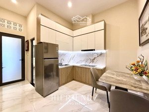 cho thuê 1pn tách bếp sát bên quận 1