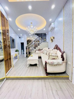 nhà đẹp kim mã, 53m2*4t, chỉ 9,7 tỷ. dân xây kcbt, 2 thoáng, ngõ thông 3m, ô tô tránh 20m, sát phố.