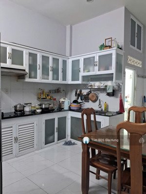 bán nhà mt đường số p. tân hưng dt: 4x20m cn: 73m2 hiện trạng: trệt,lầu giá: 14 tỷ thương lượng