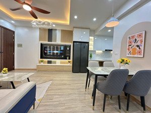 nhà riêng, gần phố vũ tông phan, ngõ nông, một ngoặt ra ôtô tránh, không qh, dt 38m2*5t