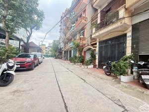 bán nhà phố định công. vị trí đẹp, ôtô tránh, 3 mặt thoáng. dt: 85m2 x 5 tầng, mt: 4,5m. 26tỷ