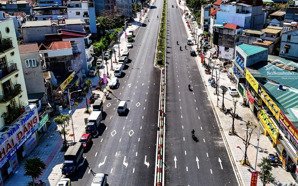 36m x 3 tầng mặt phố nguyễn văn cừ 2 phút sang phố cổ. giá 18,9 tỷ