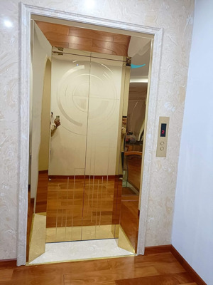 tôi cho thuê nhà mới, thang máy, pccc, vỉa hè, nhà hàng, kd, vp, 94m2- 4t, chùa láng, đống đa_53 tr