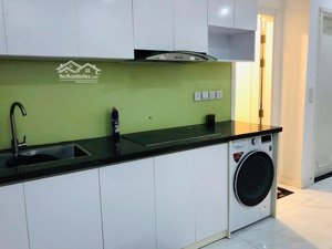 bán tạp thể phường nghĩa tân , cầu giấy tầng 1 dt 80m2 có 3 ngủ , 1 vs nhà cũ giá 5 tỷ
