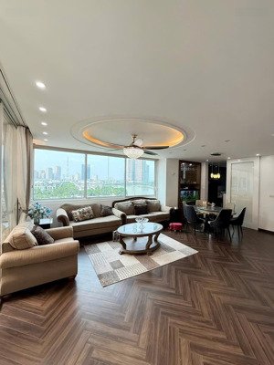 chủ nhà thiện chí bán gấp căn hộ 150m2, thiết kế 3p,2wc, căn góc hoa hậu tại chung cư vinaconex 1