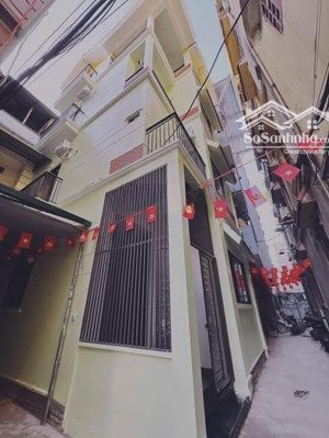 chủ cần bán gấp - nhà dân xây - thiết kế 5 tầng mới - nội thất cao cấp - gần phố - oto lùi cửa