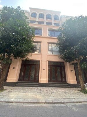 chính chủ bán gấp liền kề cỏ xanh giá 7 tỷ 250 sản số vinhomes ocean park 2