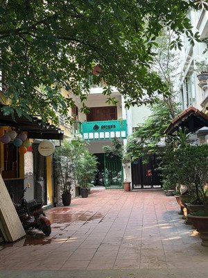 siêu hot cho thuê nhà phố giảng võ mặt tiền 8m,80m2, 5 tầng 6 phòng ngủ