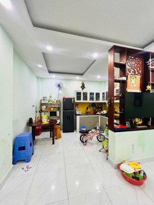 bán nhà đẹp ở ngay hẻm 3m hòa hưng 36m2 trệt 2 lầu sân thượng chỉ 5.6 tỷ