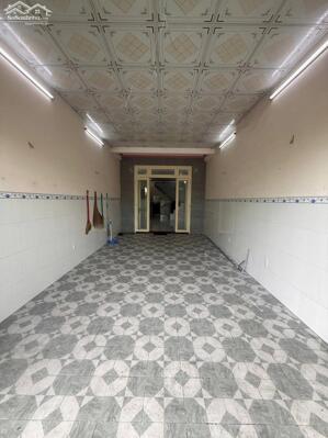 Thanh lý nhà 1 trệt 1 lầu , 3 phòng trọ , gần chợ phú lạc bình chánh tphcm