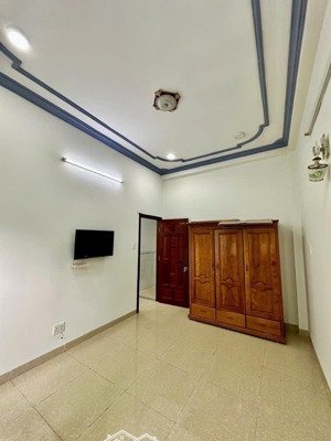 bán nhà 2 tầng góc 2 mặt tiền đường nhựa ô tô thông ra võ văn ngân