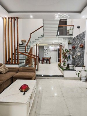 cho thuê nhà 3 tầng 4pn, 4wc, 100m2, 25 triệu, nguyễn xuân khoát, sơn trà, đà nẵng