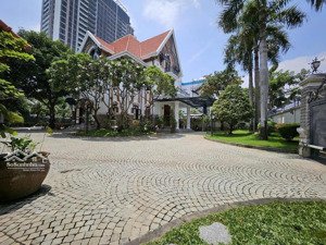 bán biệt thự đường nguyễn văn hưởng, thảo điền dt khủng 10x35m, nở hậu 20m . cn 651m2 giá 115 tỷ