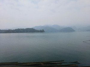 bán lô đất bám hồ cực đẹp, quanh đất gần như là hồ