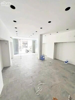 Cho thuê Nhà Trục Chính Hẻm 133 Trần Hưng Đạo , Ninh kiều ( Đầu Hẻm Vào 20 mét Là tới )