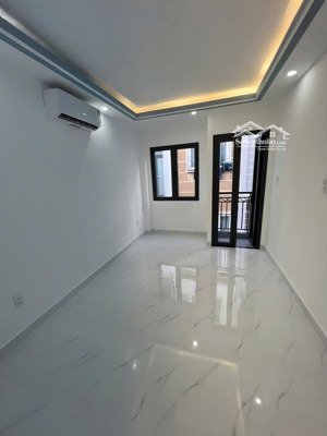 bán nhà quận 3 - hẻm ô tô 4m thẳng - sát mặt tiền - vuông vức - chỉ 6 tỷ nhỉnh