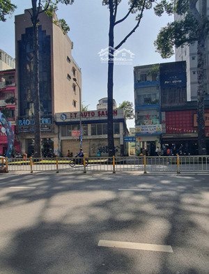 bán nhà mặt tiền trần hưng đạo, quận 1 dt 11x27m vuông đẹp gần 300m2 giá 185 tỷ