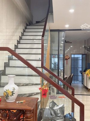 bán nhà riêng chính chủ, đầy đủ sổ hồng - nội thất đầy đủ (nhà 2 mặt tiền đường)