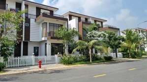 cho thuê biệt thự trần anh riverside . 5 phòng ngủ . giá 14 triệu .lh 