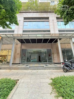 cho thuê shophouse sarina sala có 3 tầng dtsd : 264m2 giá 100 triệu/tháng - đã hoàn thiện