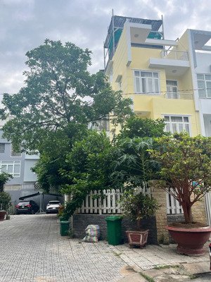 bán nhà full nt, khu gia hoà, 9x28m, giá 23.8 tỷ (rất mềm), sổ hồng, căn góc 2 mặt