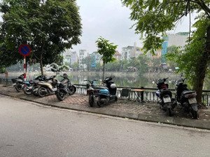 mặt phố - view mặt hồ - ô tô tránh - kinh doanh - ô chờ thang máy