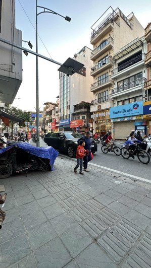 bán nhà mặt phố bạch mai. sổ 95m2, nhà 2 tầng mới. vỉa hè 3m. đường 15m. không quy hoạch. sđcc