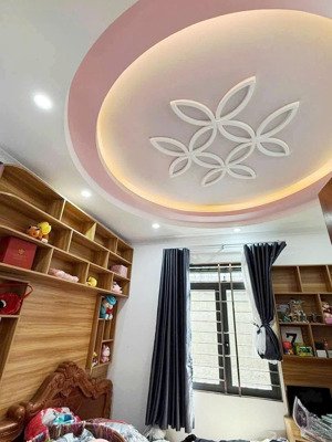 q8 nhà đẹp mt hẻm 4m bông sao. 75m2 sổ 5tầng btct hoàn công. không quy hoạch. nhĩnh 12 đ còn tl