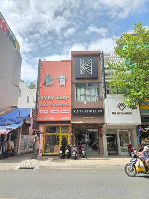 mặt tiền kinh doanh tân quý, tân phú. khu vực vip, dt chuẩn 5m x 10,5m. nhà 3 tầng kiên cố - 10 tỷ