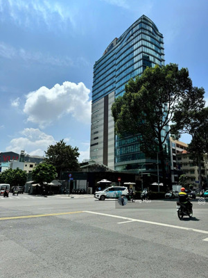 siêu hiếm bán nhà 1.000m2 mặt tiền trần hưng đạo quận 1. gpxd 2 hầm - 15 tầng - giá 300 tỷ