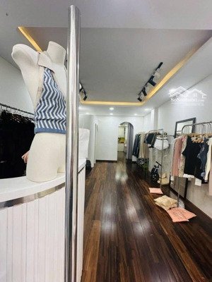 quận 10 3tầng 43m tiện kinh doanh giá 9,1tỷ