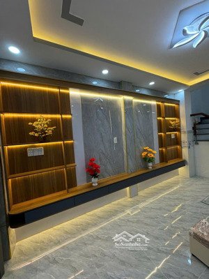 siêu phẩm nhà đẹp, ngay chợ bùi minh trực p5-q8