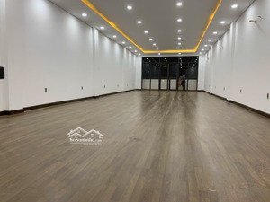 cho thuê mặt bằng tầng một mặt tiền đường htp